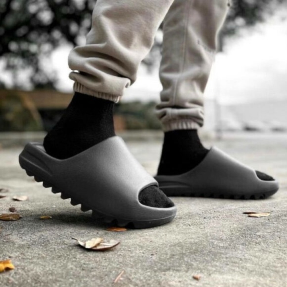 SOLD via EMT - Yeezy Slide Onyx Black Size 5 M (Size 6 W) DS - Picture 2 of 5